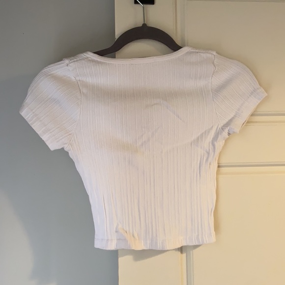 Brandy Melville button up cropped top - Picture 3 of 4